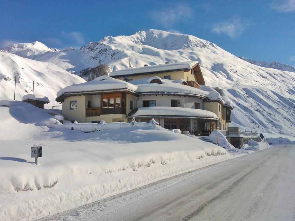 Hotel Alpenjuwel Melago Exterior photo